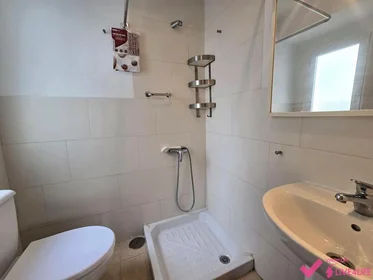 Habitación compartida en Calle Bami, 11, esc. 0 4º H4, imagen 6 de 49