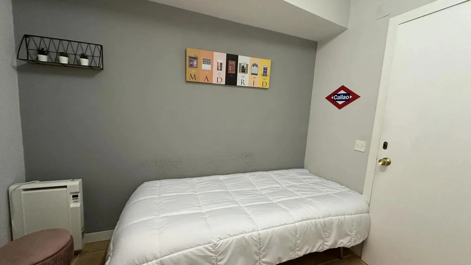 'de öğrenci dairesinde, tamamen mobilyalı kiralık oda