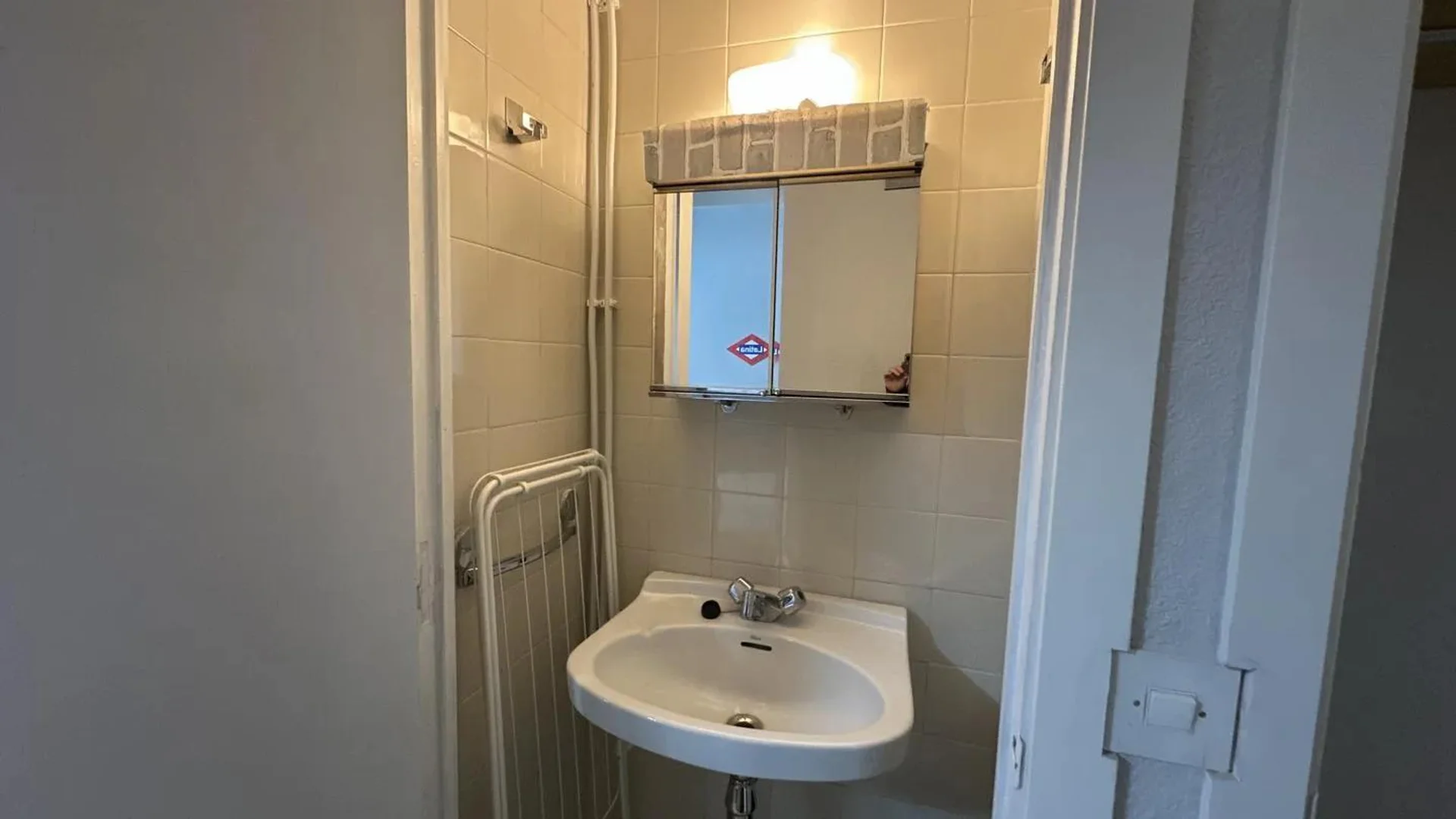 Economical student room with convenient location in 