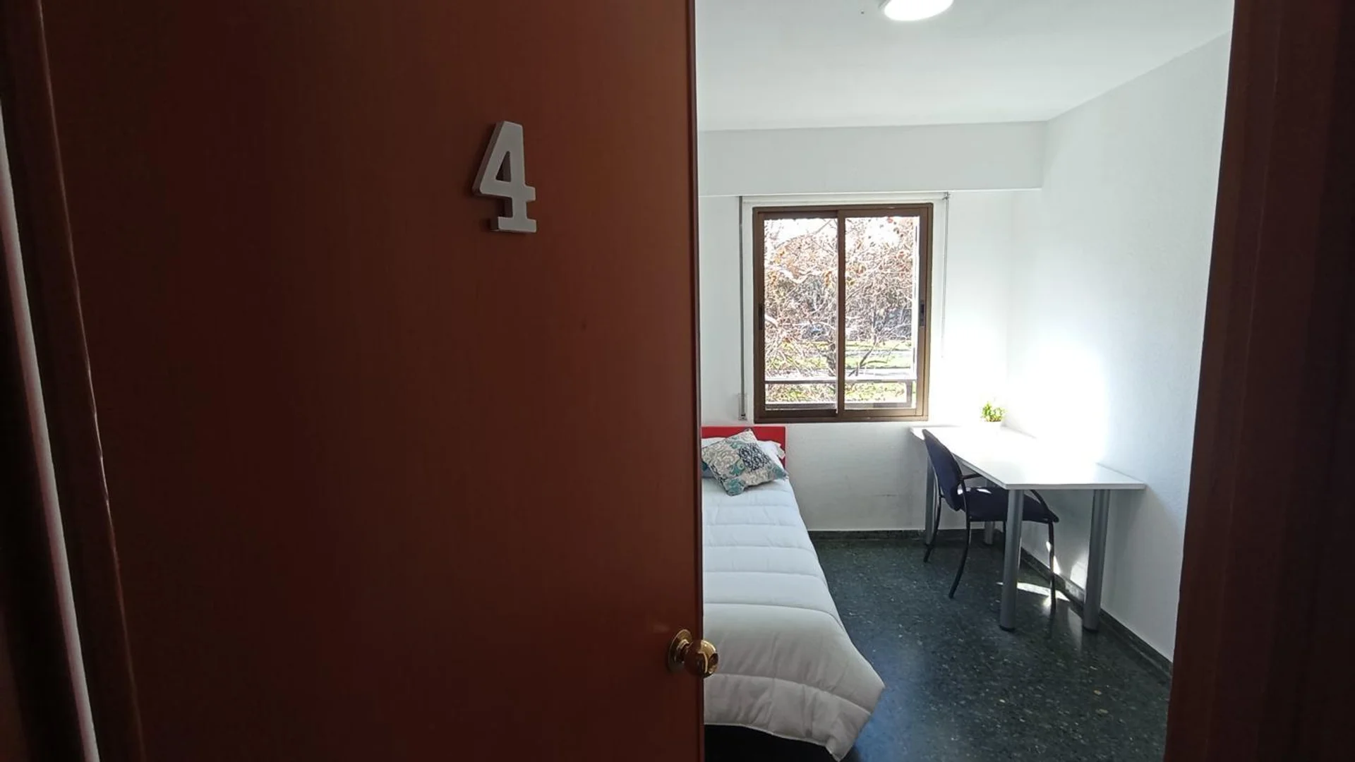 Przyjazny dla studentów pokój w  z nowoczesnymi udogodnieniami