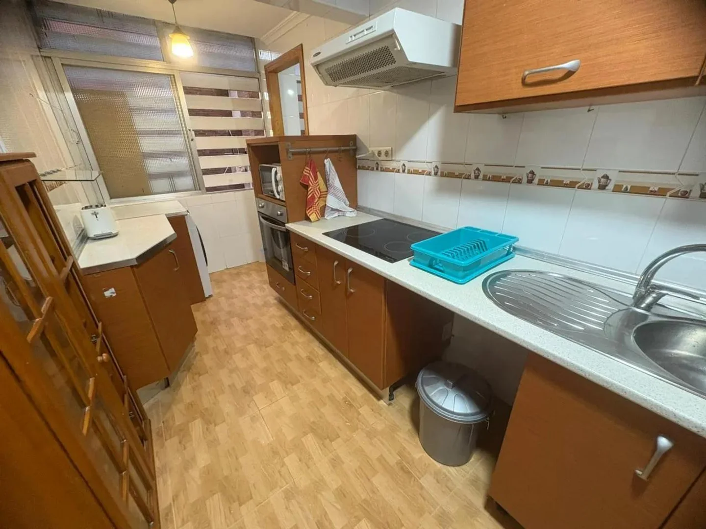 Habitación acogedora para estudiantes disponible en 