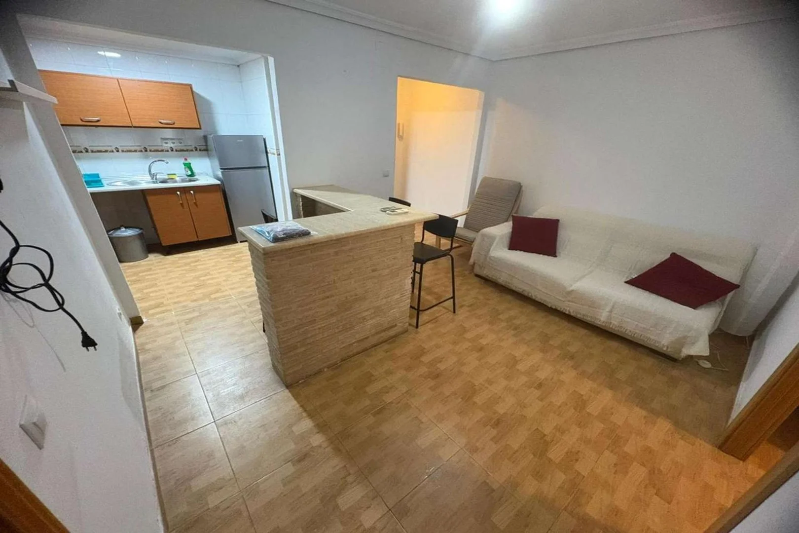 Habitación estudiantil económica con ubicación conveniente en 
