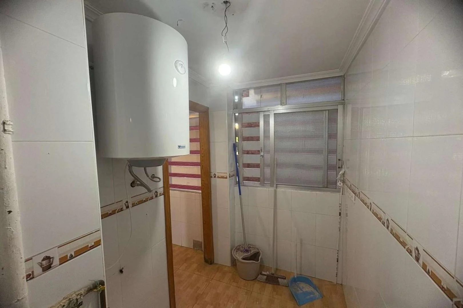 Budget-friendly student room close to campus in 