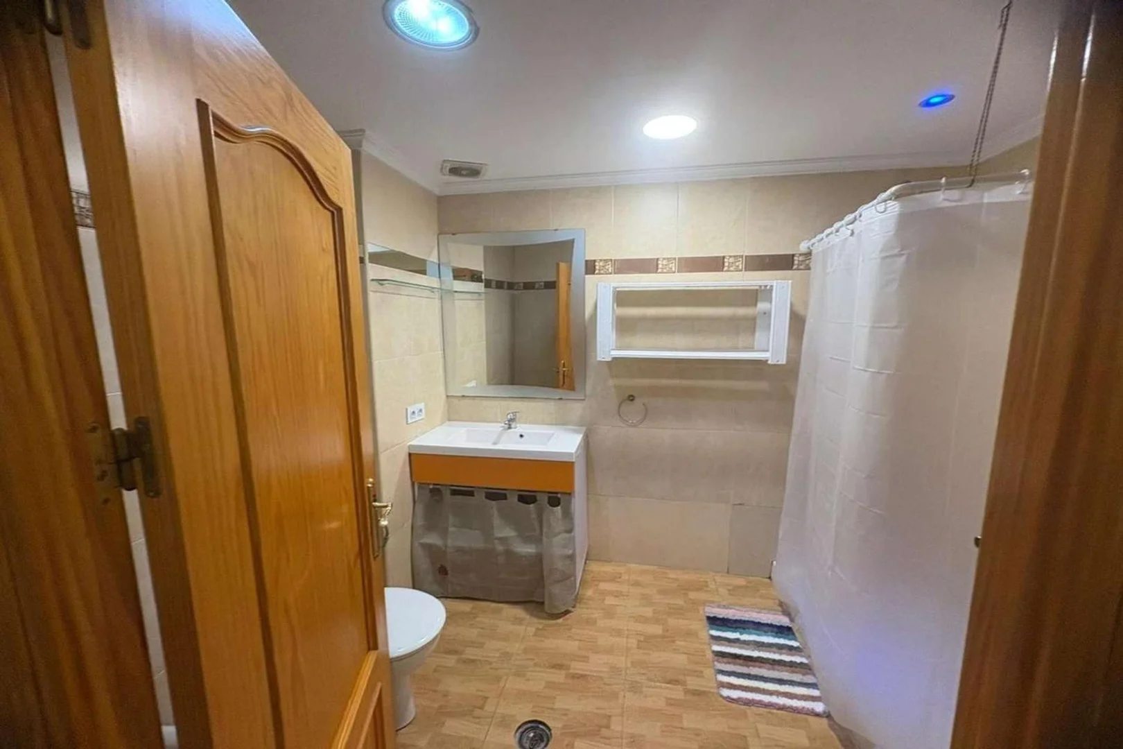 Cozy room for students available in 