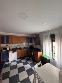 Shared room at Carrer d'Armando Palacio Valdés, 10, esc. 0 2º 2, image 11 of 32
