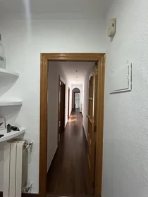 Shared room at Carrer d'Armando Palacio Valdés, 10, esc. 0 2º 2, image 15 of 32