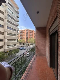 Shared room at Carrer d'Armando Palacio Valdés, 10, esc. 0 2º 2, image 3 of 32