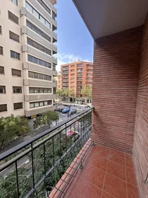 Shared room at Carrer d'Armando Palacio Valdés, 10, esc. 0 2º 2, image 25 of 32