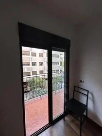 Shared room at Carrer d'Armando Palacio Valdés, 10, esc. 0 2º 2, image 29 of 32