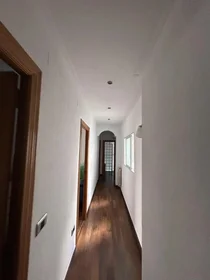 Shared room at Carrer d'Armando Palacio Valdés, 10, esc. 0 2º 2, image 8 of 32
