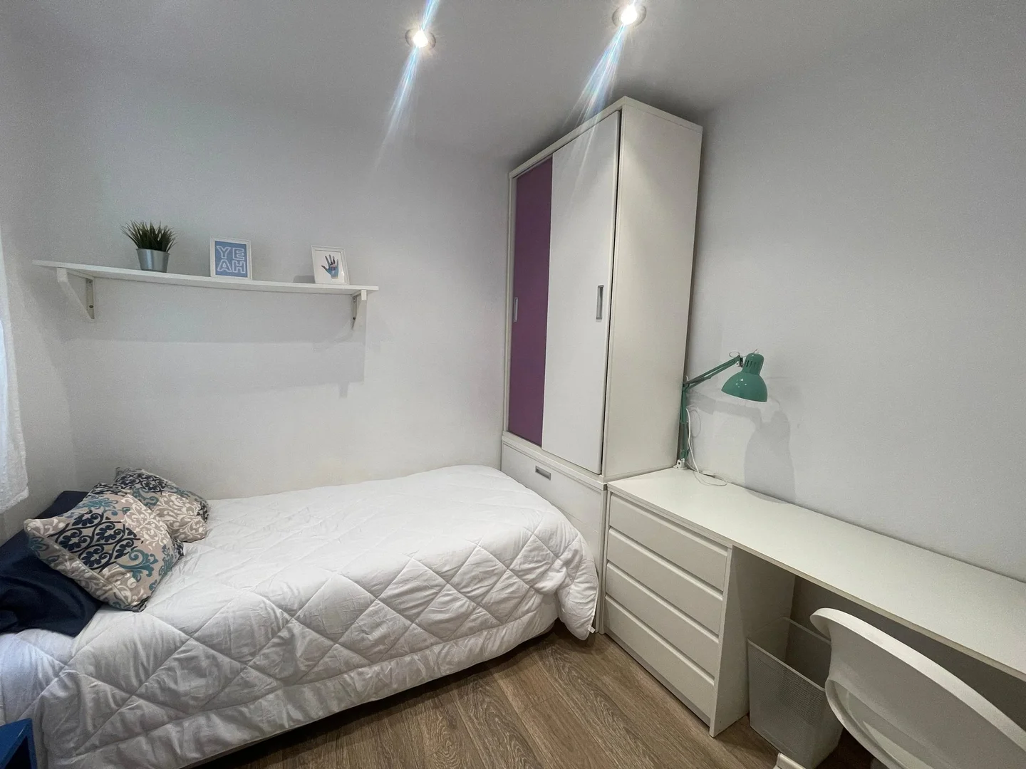 Chambre d'étudiant bon marché à proximité du campus dans