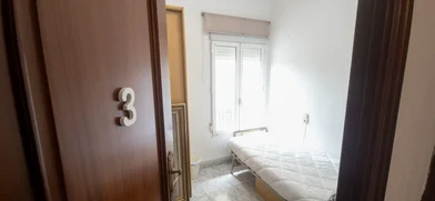 Shared room at Passeig de la Ciutadella, 16, esc. 0 1º 2, image 1 of 18