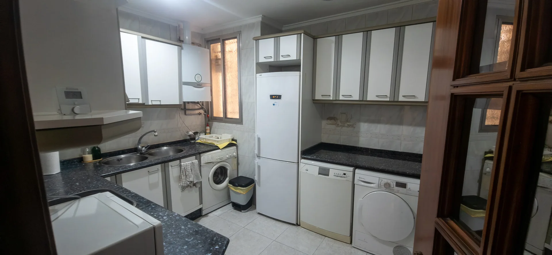 Comfortable and spacious student room in 