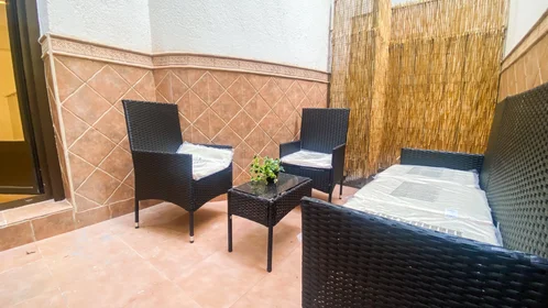 Stanza condivisa in Calle de Arganzuela, 13, esc. 0 Bajoº izq, immagine 15 di 25