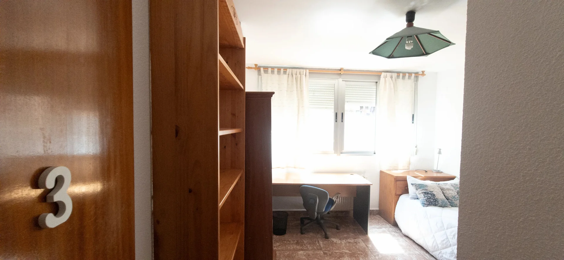  bölgesinde konforlu ve ferah öğrenci odası