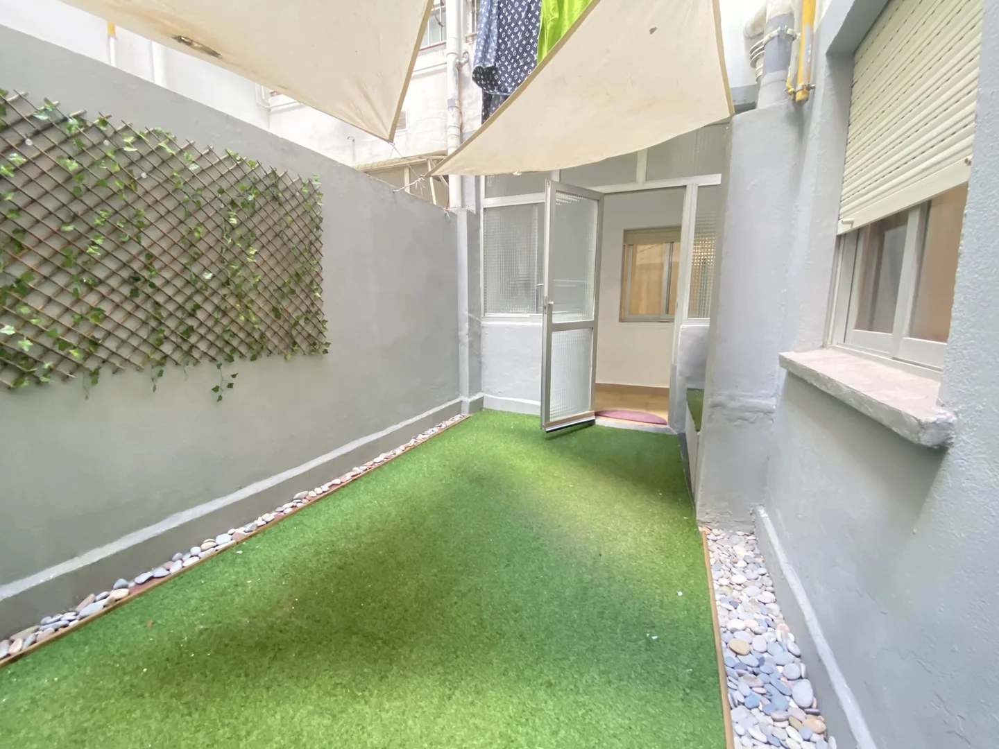 Comfortable and spacious student room in 