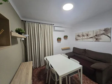 Habitación compartida en Barriada la Palmilla, 5, esc. 0 4º 4.1, imagen 4 de 36