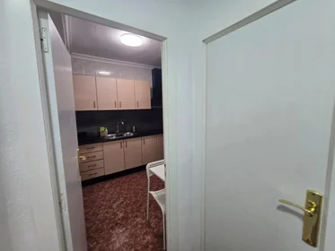 Habitación compartida en Barriada la Palmilla, 5, esc. 0 4º 4.1, imagen 6 de 36