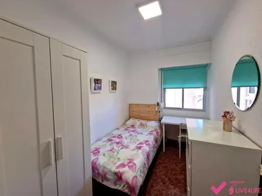 Habitación compartida en Barriada la Palmilla, 5, esc. 0 4º 4.1, imagen 8 de 36