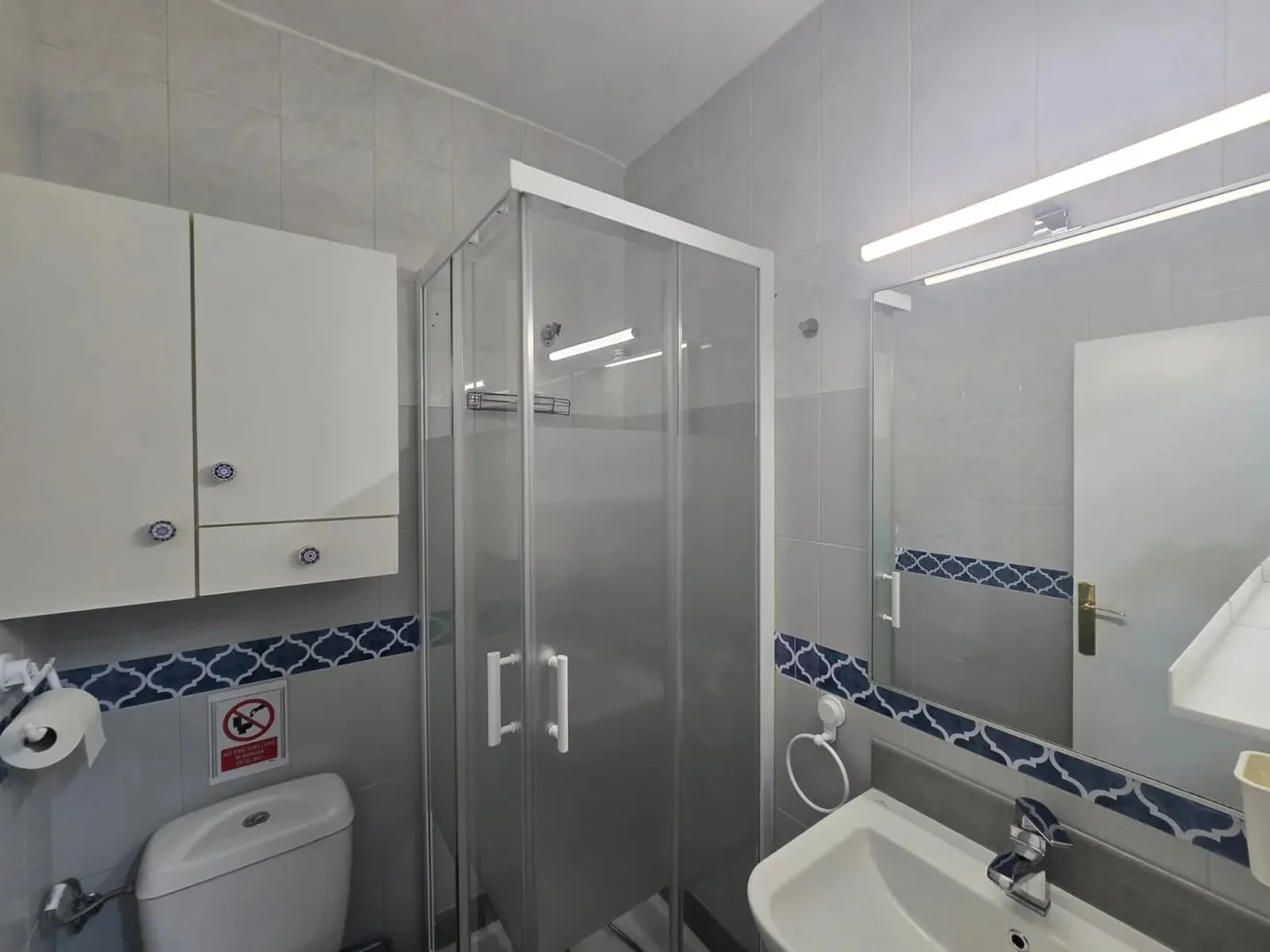 Habitación acogedora para estudiantes disponible en