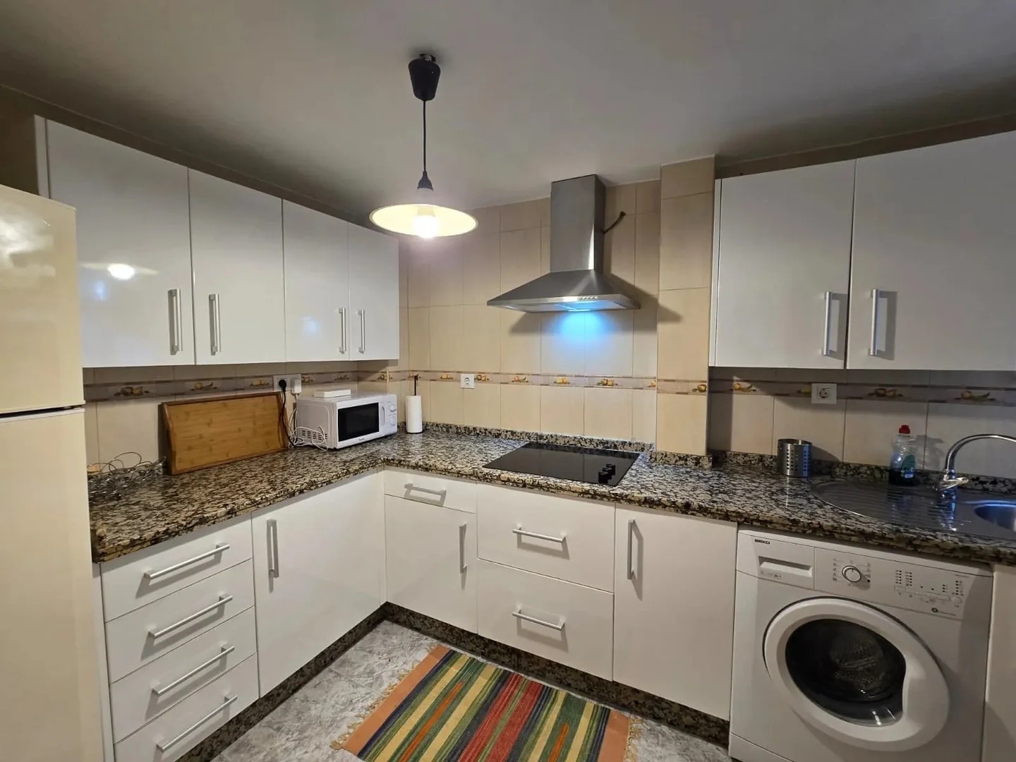 Habitación para estudiantes en  con área de estudio y facilidades compartidas