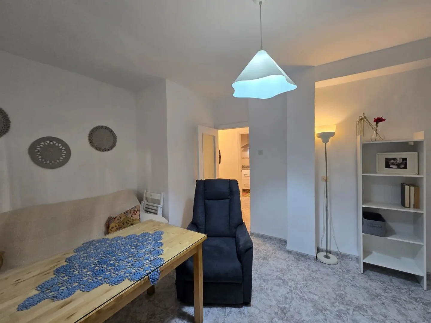 Habitación estudiantil amplia y cómoda en 