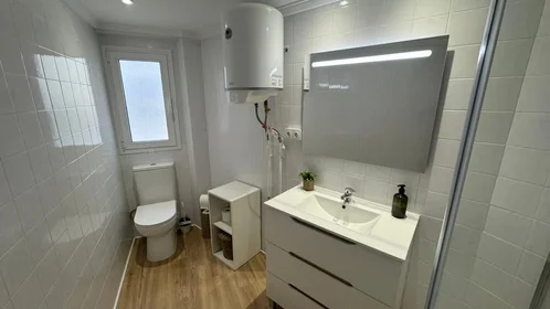 Shared room at Carrer Mestre Marçal, 7, esc. 0 4º 0, image 5 of 26