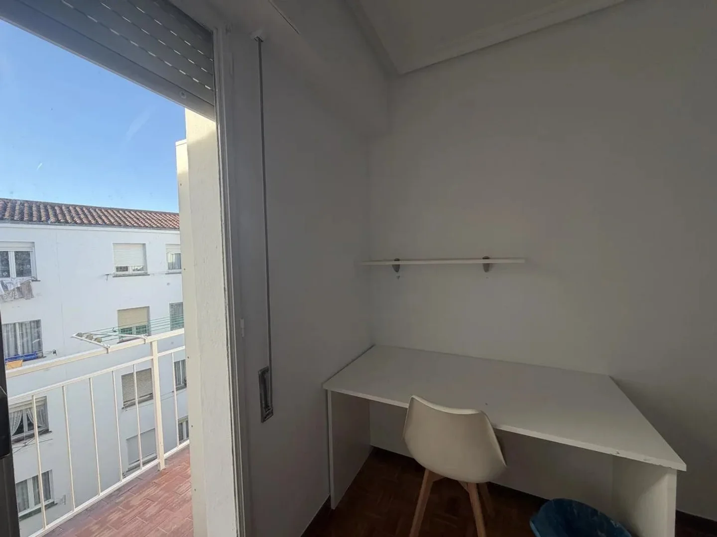 Economical student room with convenient location in 