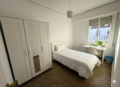 Shared room at Calle Marqués de la Ensenada, 38, esc. 0 7º 3.2, image 1 of 15