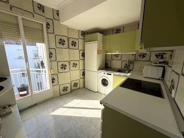 Shared room at Calle Marqués de la Ensenada, 38, esc. 0 7º 3.2, image 2 of 15