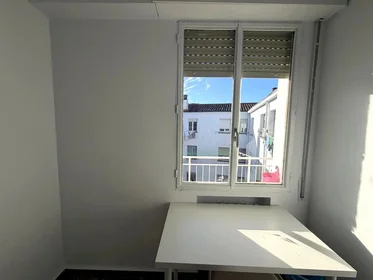 Shared room at Calle Marqués de la Ensenada, 38, esc. 0 7º 3.2, image 8 of 15