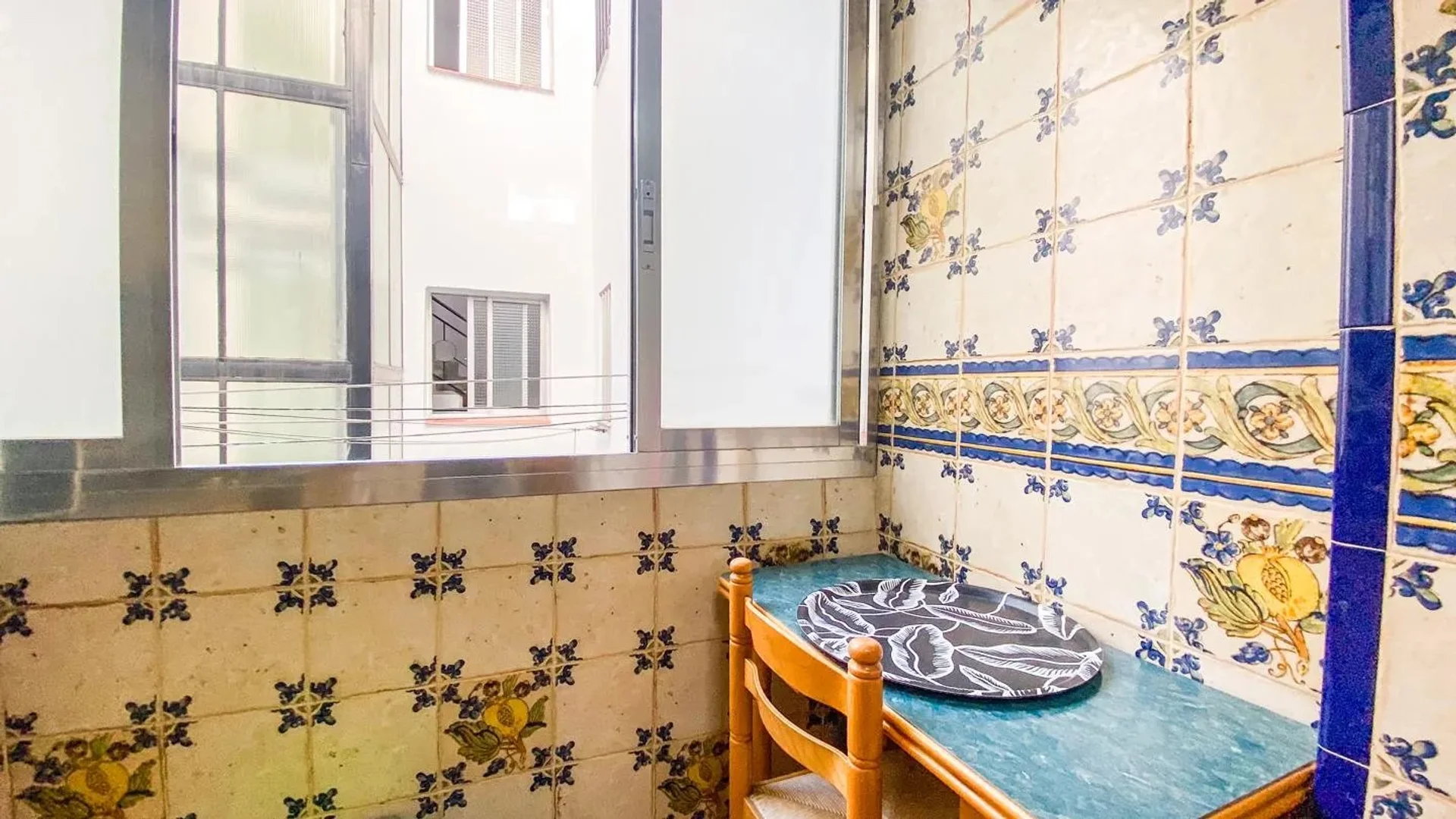 Habitación en apartamento estudiantil en alquiler en , completamente amueblado