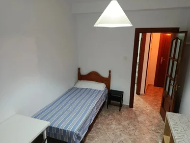 Shared room at Calle Doctor Creus, 5, esc. 0 1º f, image 1 of 10