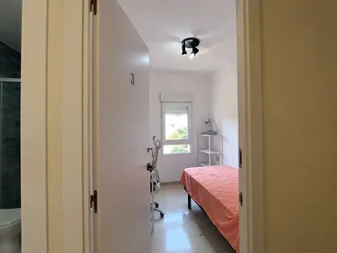 Shared room at Pasaje de Francisca Alba, 2, esc. 0 2º III, image 1 of 10
