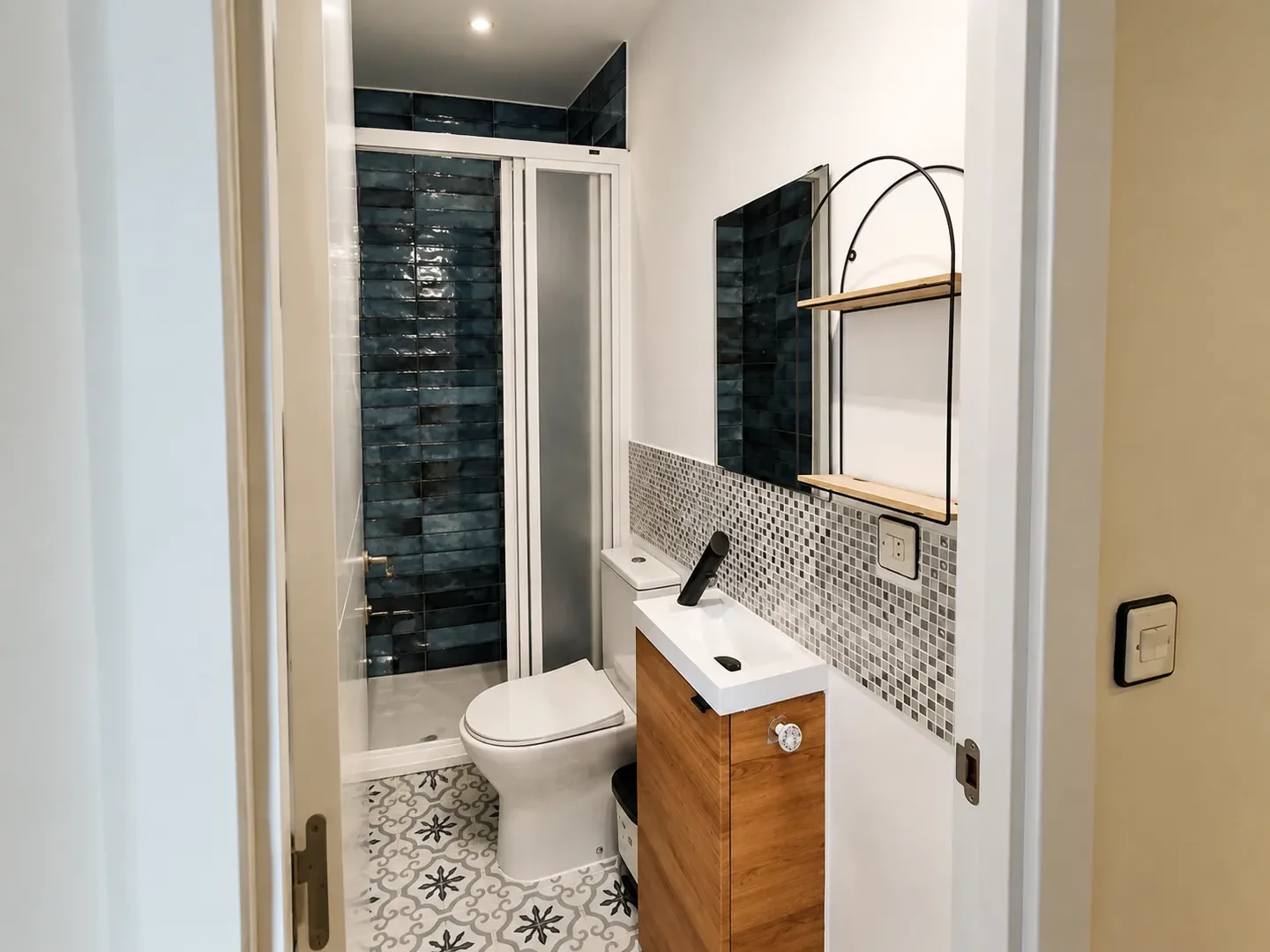 Room for rent in student apartment in , fully furnished
