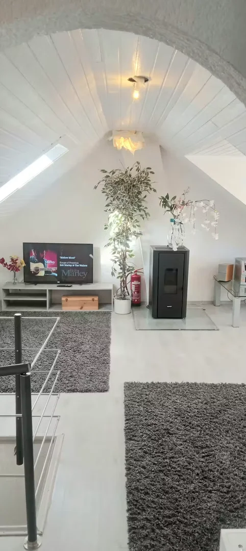 Quarto de estudante económico com localização conveniente em 