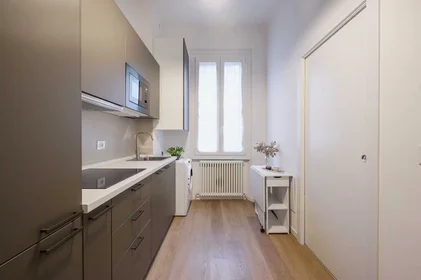 Dairenin tamamı konumu Via Laura Bassi Veratti, Santo Stefano, 4 10 görüntüsü