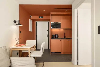 Logement entier à Mpotasi, Athens, image 6 de 10