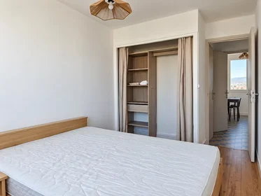 Dairenin tamamı konumu Rue Louis Thévenet, 4th Arrondissement, 8 10 görüntüsü