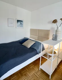 Entire apartment at Rosmarinstraße, Stadtbezirk 2, image 6 of 8