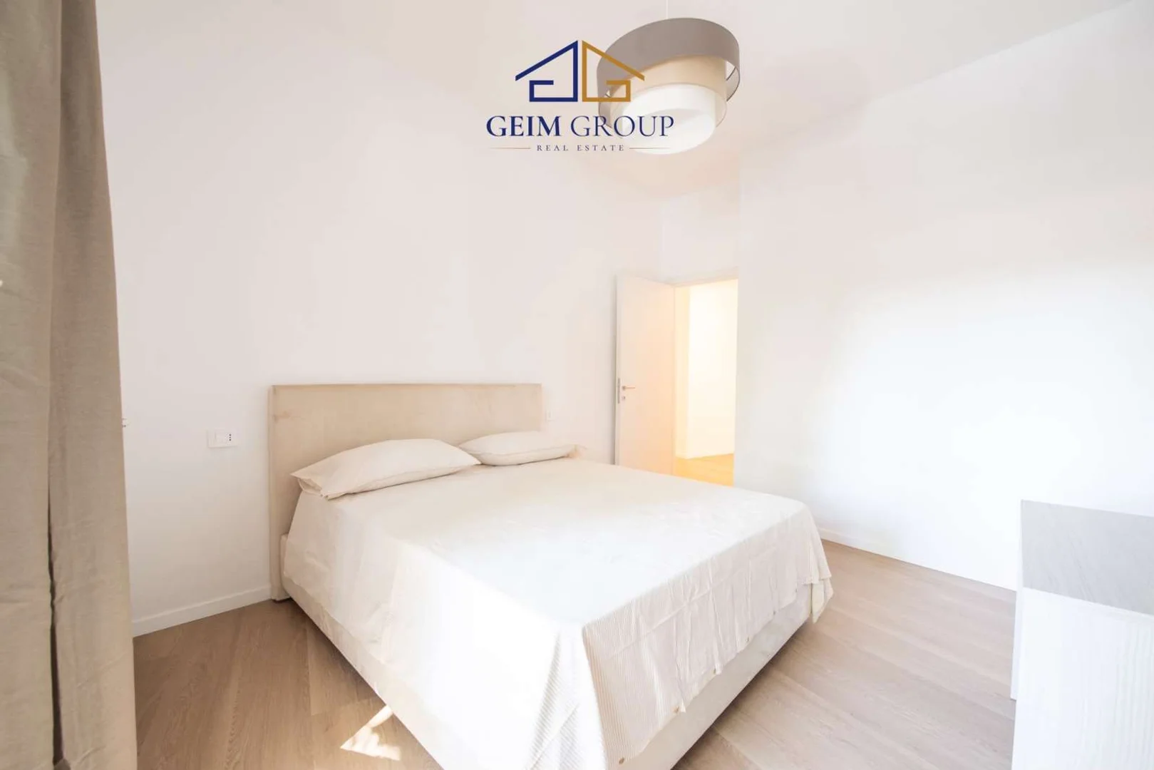 Habitación estudiantil amplia y cómoda en 