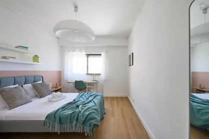 Chambre privée à Areeiro - R. Jorge Castilho, 10A, image 38 de 46