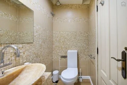 Chambre privée à Areeiro - R. Jorge Castilho, 10A, image 20 de 46