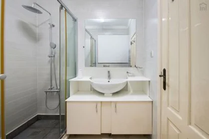 Chambre privée à Areeiro - R. Jorge Castilho, 10A, image 21 de 46