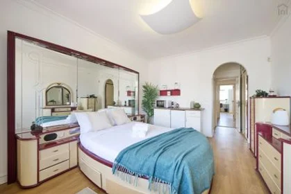 Chambre privée à Areeiro - R. Jorge Castilho, 10A, image 38 de 46