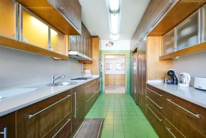 Chambre privée à Areeiro - R. Jorge Castilho, 10A, image 8 de 45