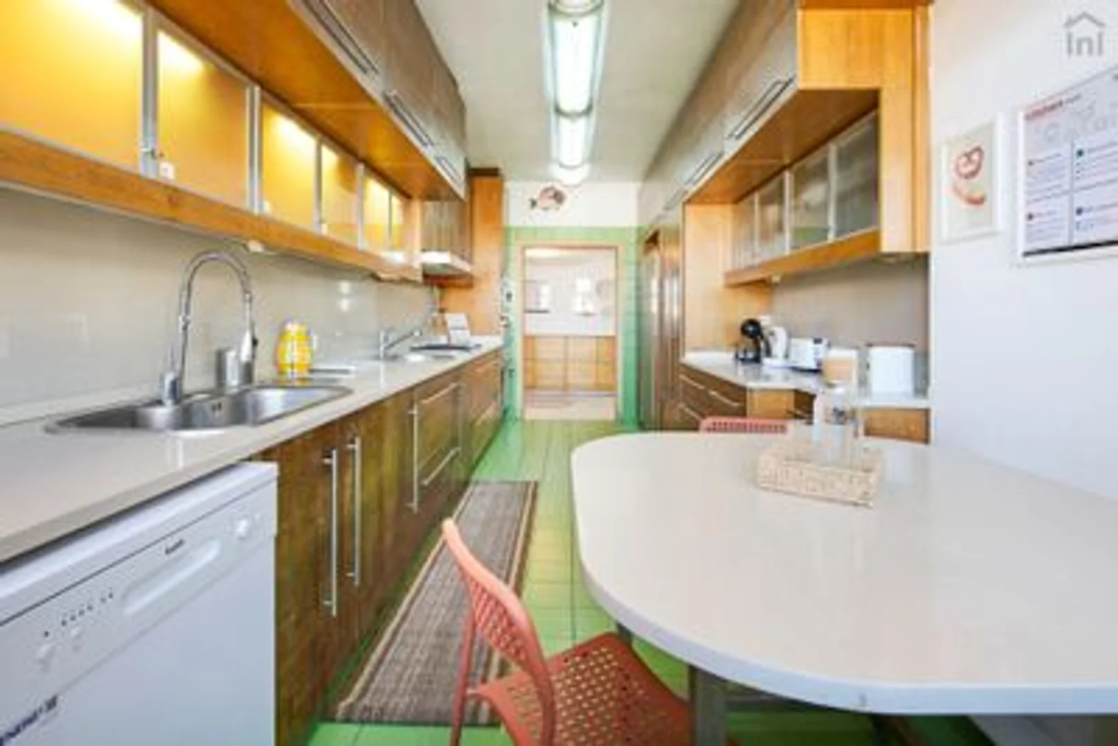 Chambre confortable pour étudiants disponible dans 