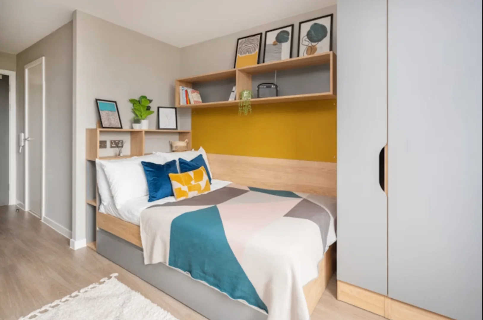 3 Unity St, Bristol BS2 0HN, United Kingdom