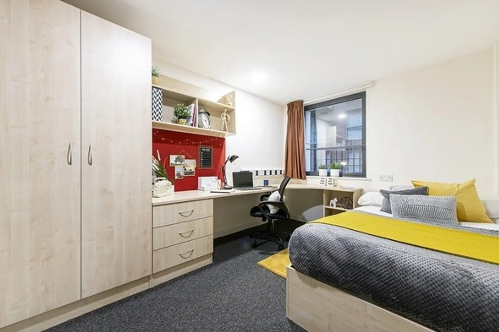 Economical student room with convenient location in 