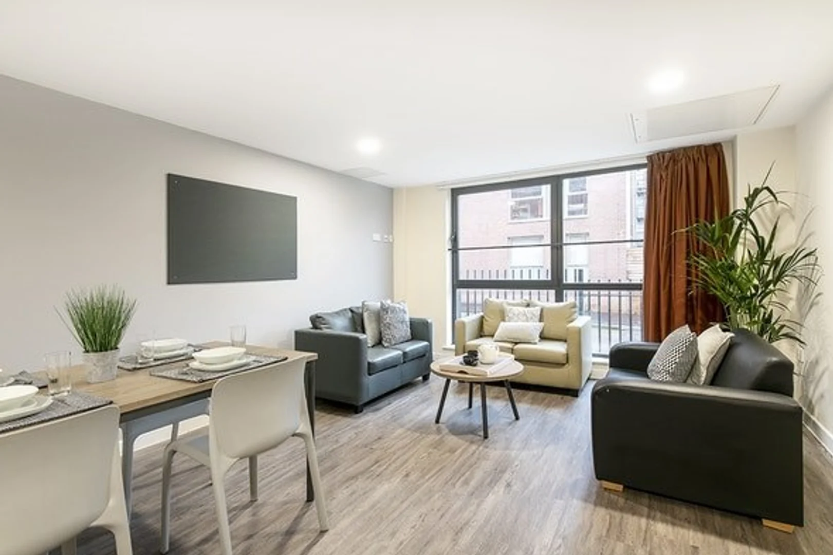 Student-friendly room in  with modern amenities